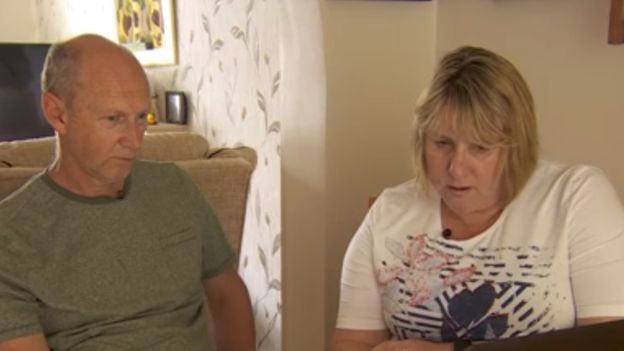 101736261_parejacomputadora